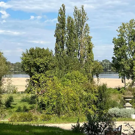 Pavillon D'entree Du Chateau Nyaraló *