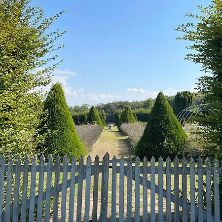 Pavillon D'entree Du Chateau 펜션