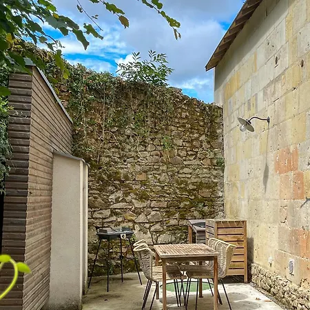 Pavillon D'entree Du Chateau Nyaraló Gennes-Val-de-Loire